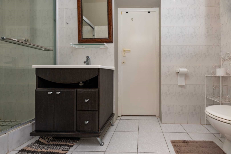 2 Bedroom Property for Sale in Sea Point Western Cape